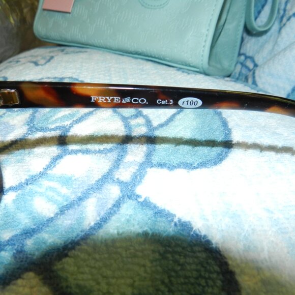 Frye & Co. Sunglasses Rectangular Tortoise UVA/UVB Protection NWT 🆕📦⌚🏃🏻💨⚡🚚 - Picture 10 of 16